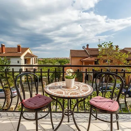 Apartman With Parking Space - 14153