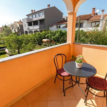 Apartment With A Parking Space - 14153 Rovinj