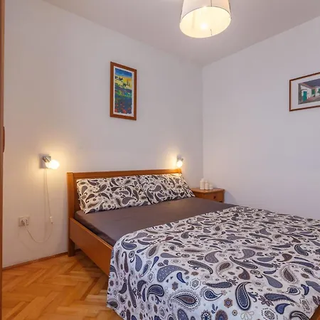 Apartment With A Parking Space - 14153 Rovinj