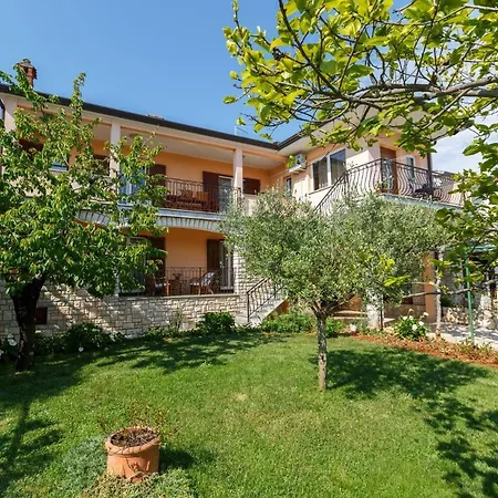 With Parking Space - 14153 * Rovinj