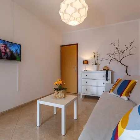 With Parking Space - 14153 Апартаменты