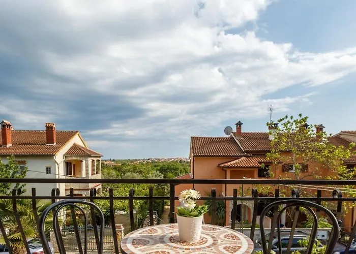 With Parking Space - 14153 Apartamento Rovinj