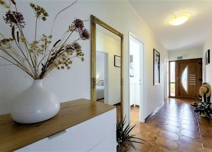 Apartamento With Parking Space - 14153 Rovinj